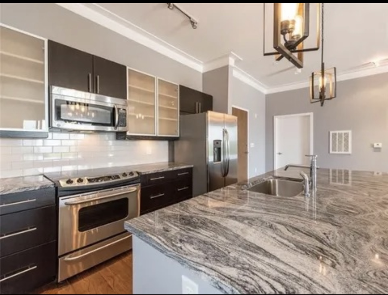 333 Nelson Street S.W.